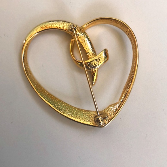 Gold Tone Heart Brooch - Picture 2 of 2